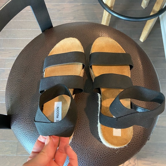 Steve Madden Sandal - Picture 1 of 3